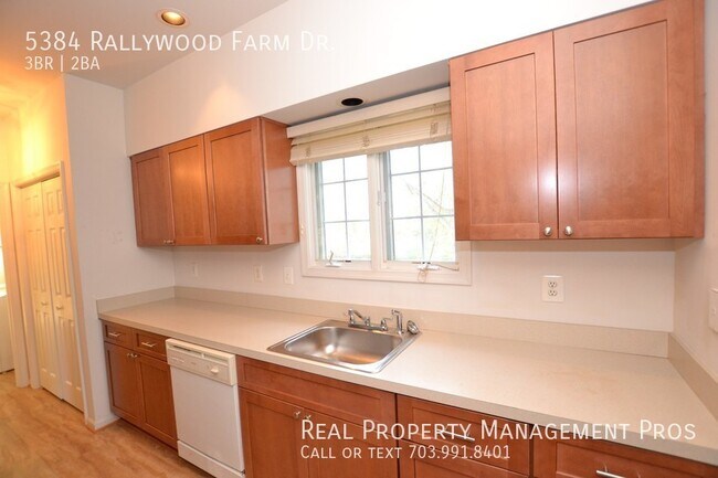 Building Photo - Beautifully Updated Cape Cod Home Located ...