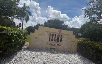 Building Photo - 12980 Vista Isles Dr