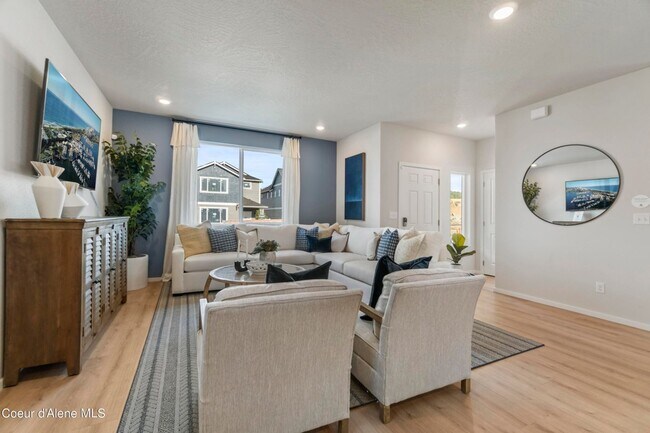 Building Photo - Hayden Canyon Home (RPM#73)