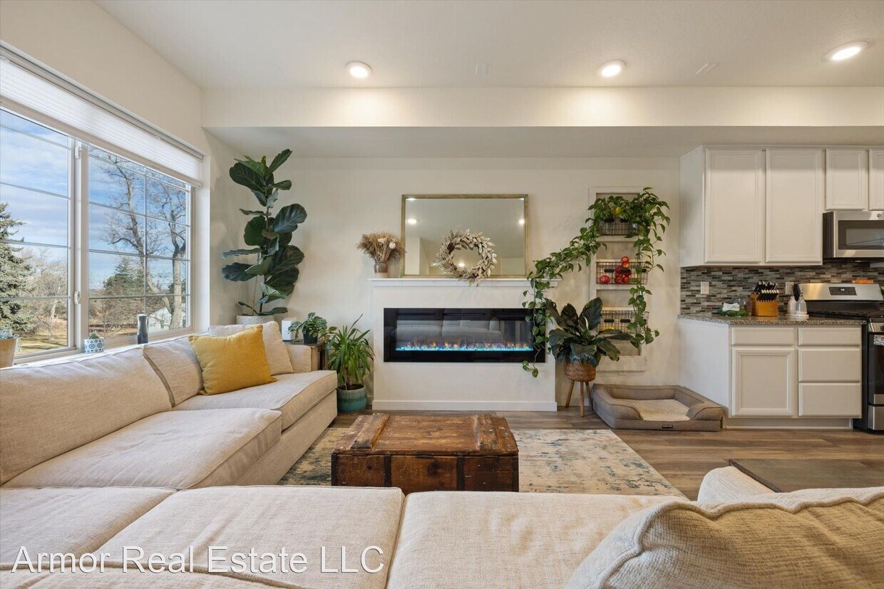 3 br, 2.5 bath House 885 E 98th Ave 1004 House Rental in Thornton