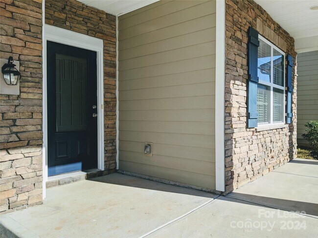 Building Photo - 132 Cherry Bark Dr