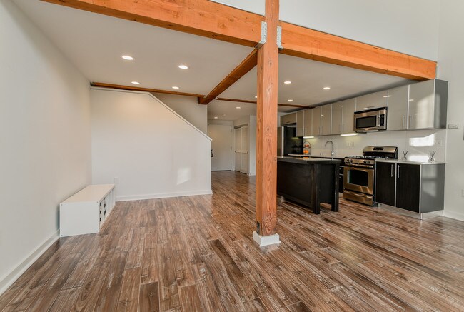 Main Floor/Dining Area - 4215 Glencoe Ave