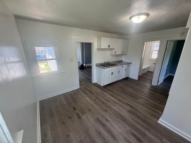 Building Photo - Remodeled 3-Bedroom Home – Move-In Ready - Updated pics coming soon!