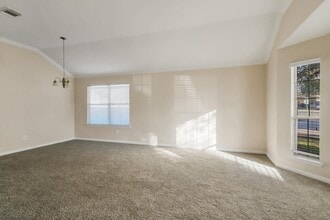 Building Photo - 835 Dracena Ct