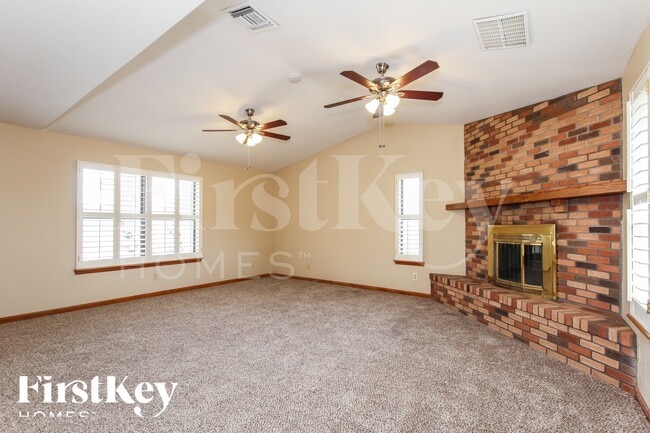 Building Photo - 5205 W Aster Dr