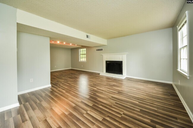 Foto del edificio - 30 Bedford Ct