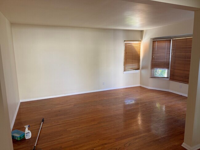 Foto del edificio - 12106 Clarkson Rd