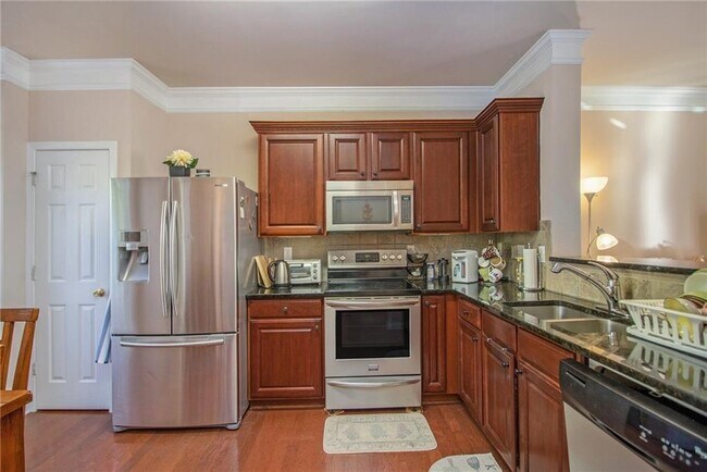 Foto del edificio - 2218 Landing Walk Dr