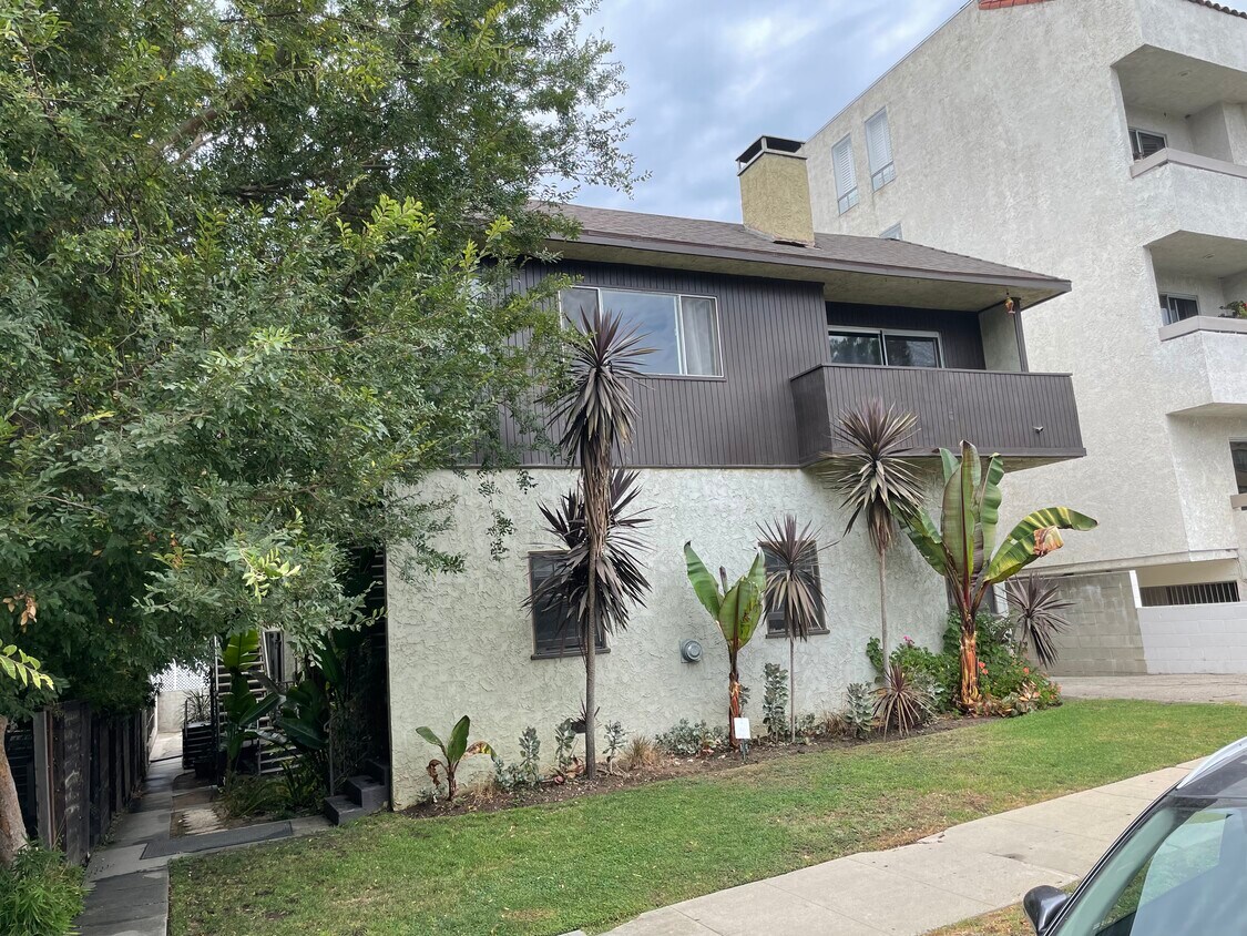 Primary Photo - 1661 Selby Ave