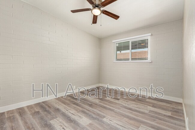 Foto del edificio - 8639 N 7th St