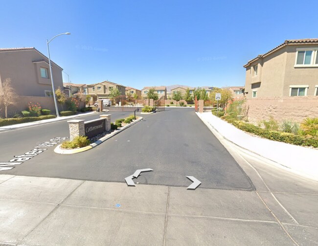 Foto del edificio - 2320 Stone Well Rd