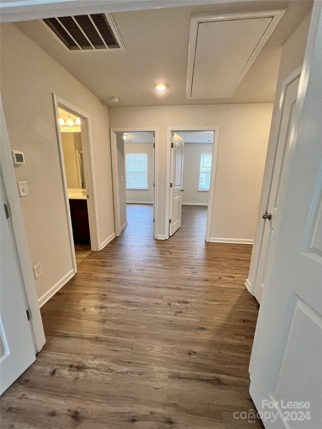 Building Photo - 9214 Grand Valley Dr