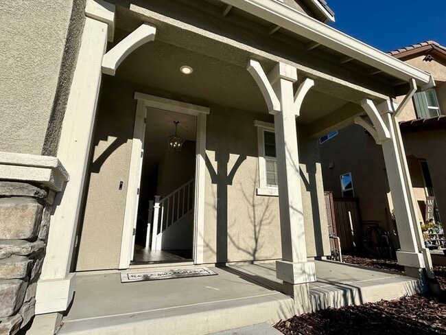 Photo - Beautiful 3 Bedroom 2.5 Bathroom WITH SOLAR House