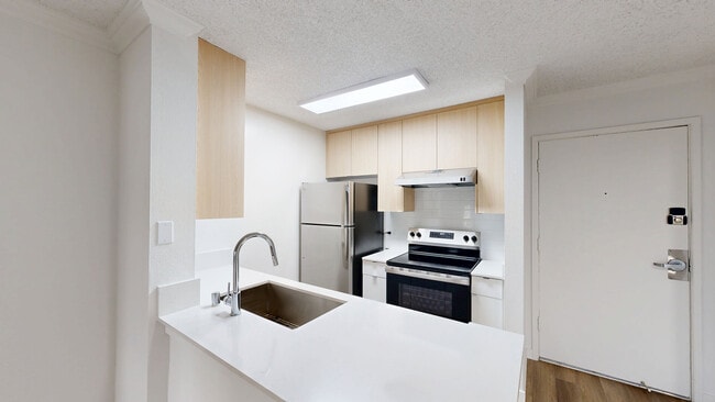 Interior Photo - Eight 80 Newport Beach