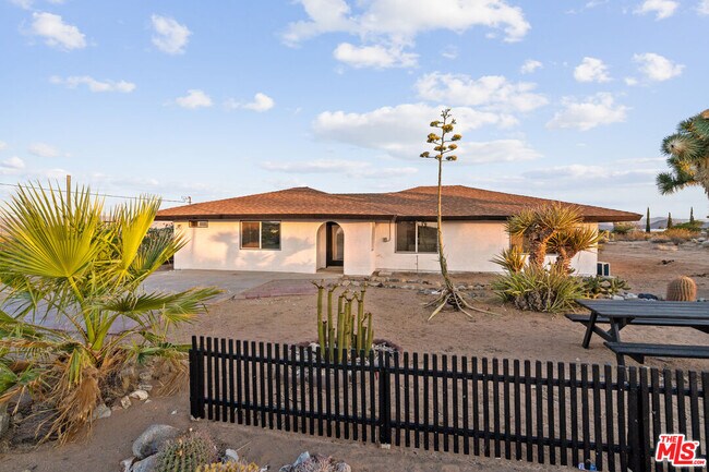 Foto del edificio - 62765 Lind Ln