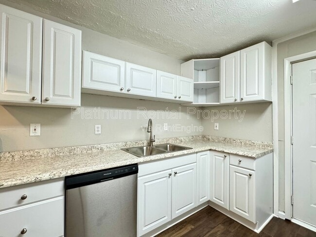 Foto del edificio - 3835 Mason Dr NW