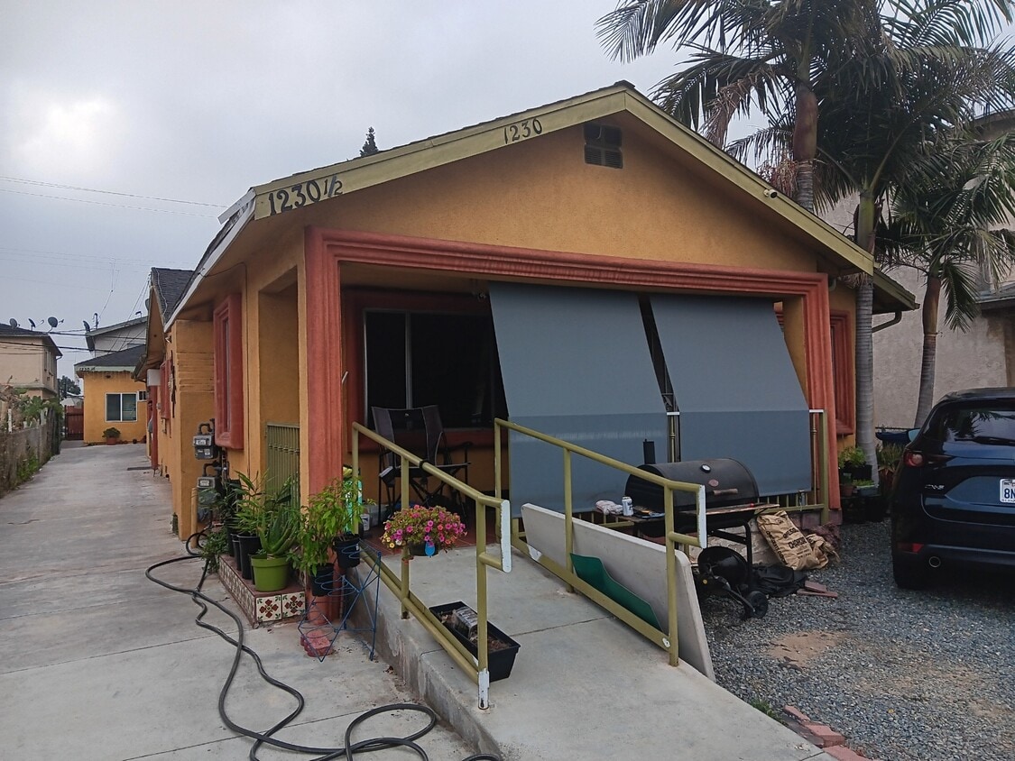 Primary Photo - 1230 S McDonnell Ave