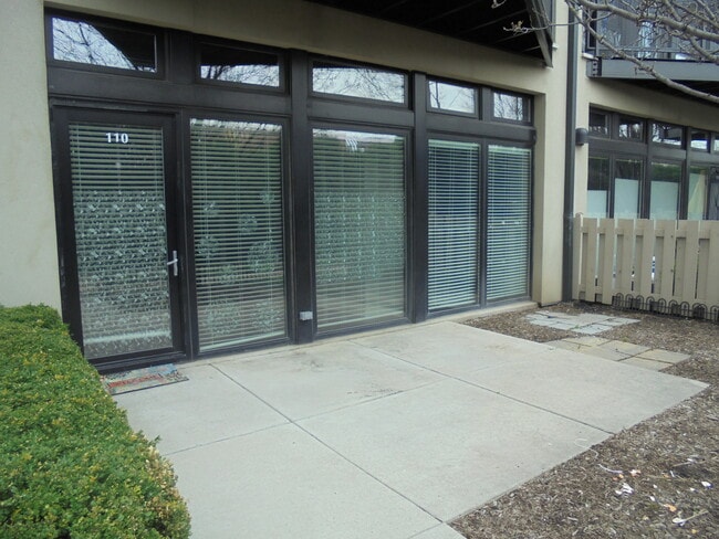 Building Photo - 1111 W 15th St