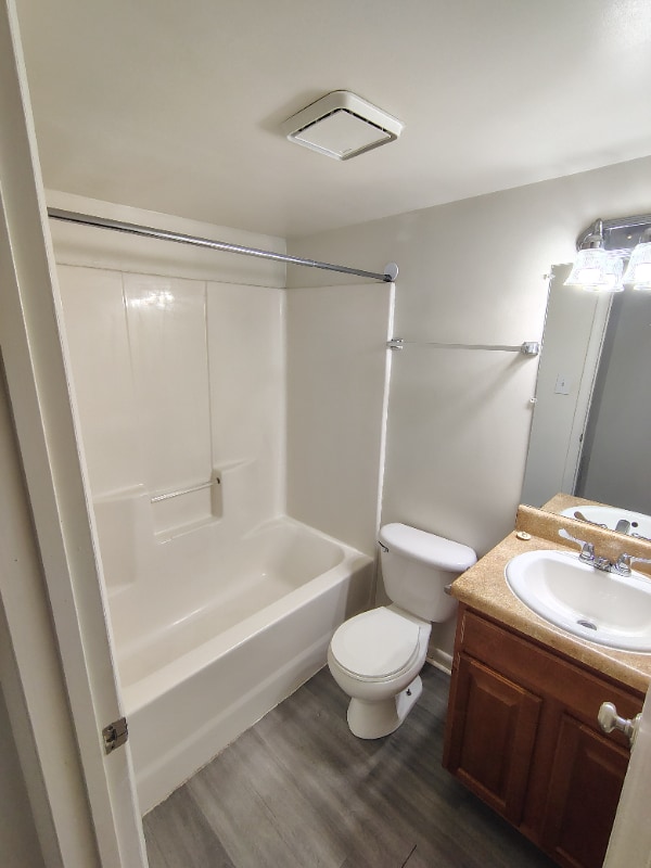 Building Photo - 600 Reusens Rd