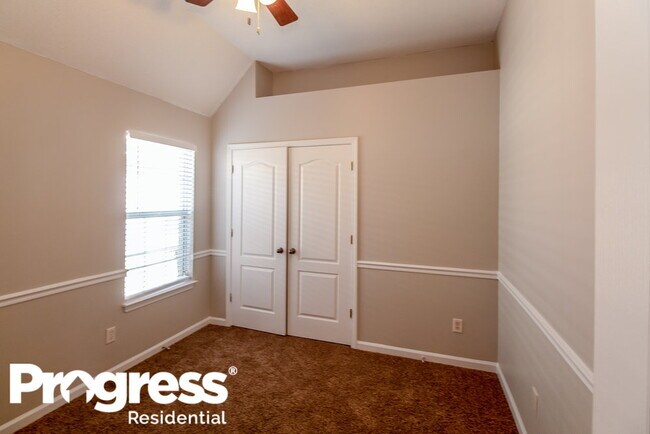 Building Photo - 9807 Pigeon Roost Park Cir