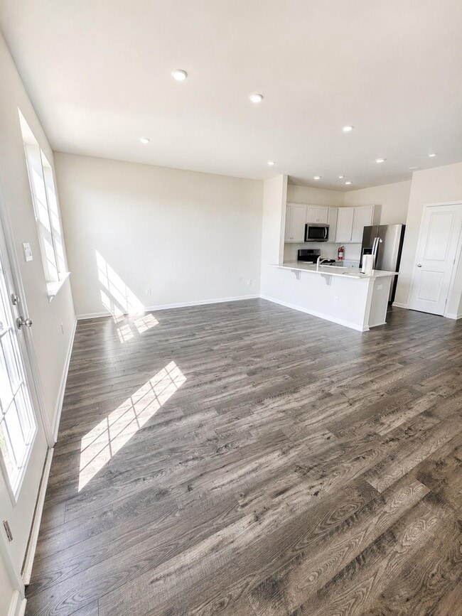 Building Photo - 344 Mazzeo Dr