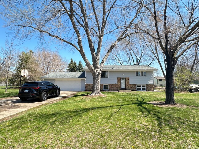 Building Photo - Champlin Single Family Home, Large Fenced ...