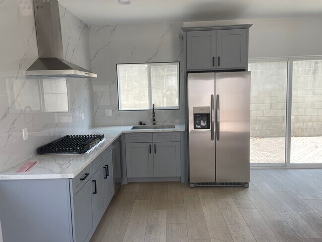 Building Photo - 2034 Wesleygrove Ave