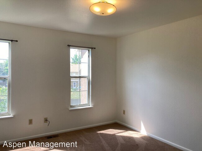 Building Photo - 1100 Sir Galahad Dr