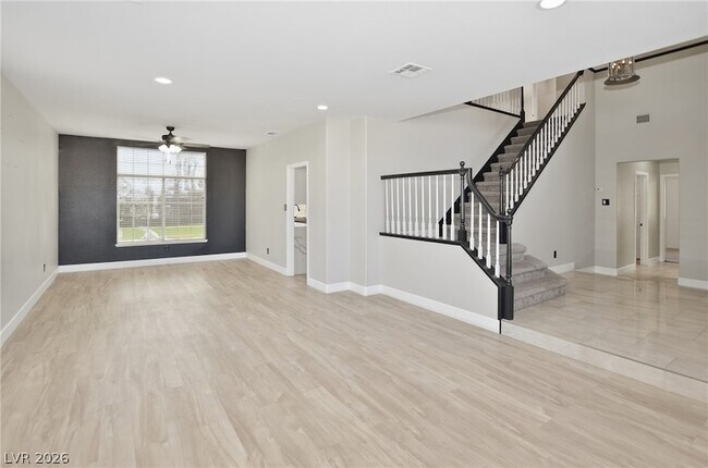 Foto del edificio - 747 Canyon Crest Dr