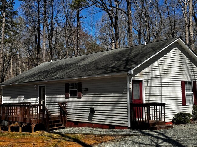 Building Photo - 9330 Sawyer Rd