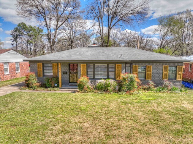 Foto del edificio - Colonial Acres East Memphis cutie! 3 bedrooms and tons of updates! Appliances included.