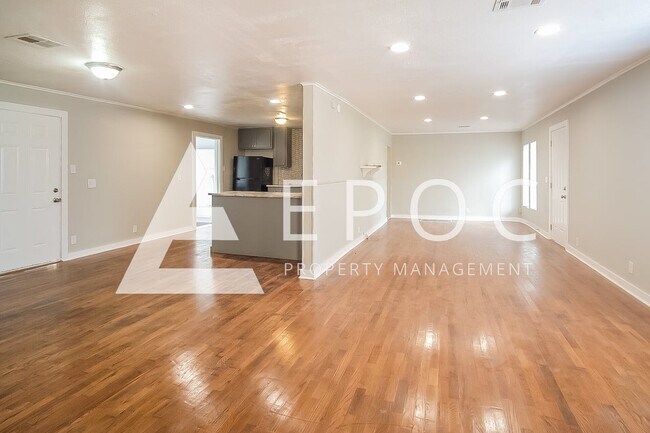 Foto del edificio - 5387 W 1st St