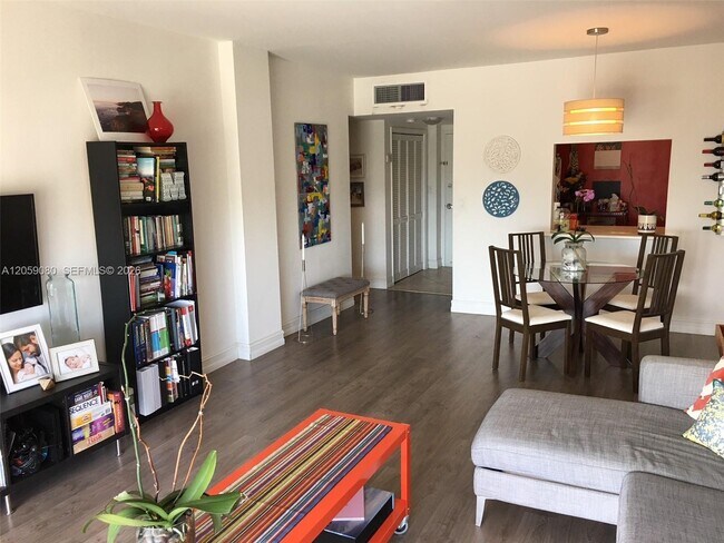 Foto del edificio - 1455 N Treasure Dr