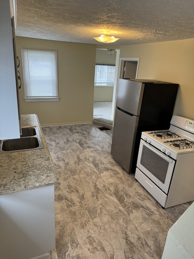 Building Photo - 131 Sheraton Dr