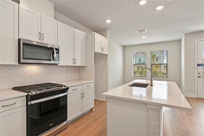 Building Photo - 1595 Springwell Ln