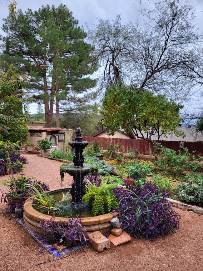 Foto del edificio - HOUSE - VILLAGE OF OAK CREEK