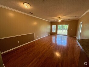 Building Photo - 5840 Longwood Dr