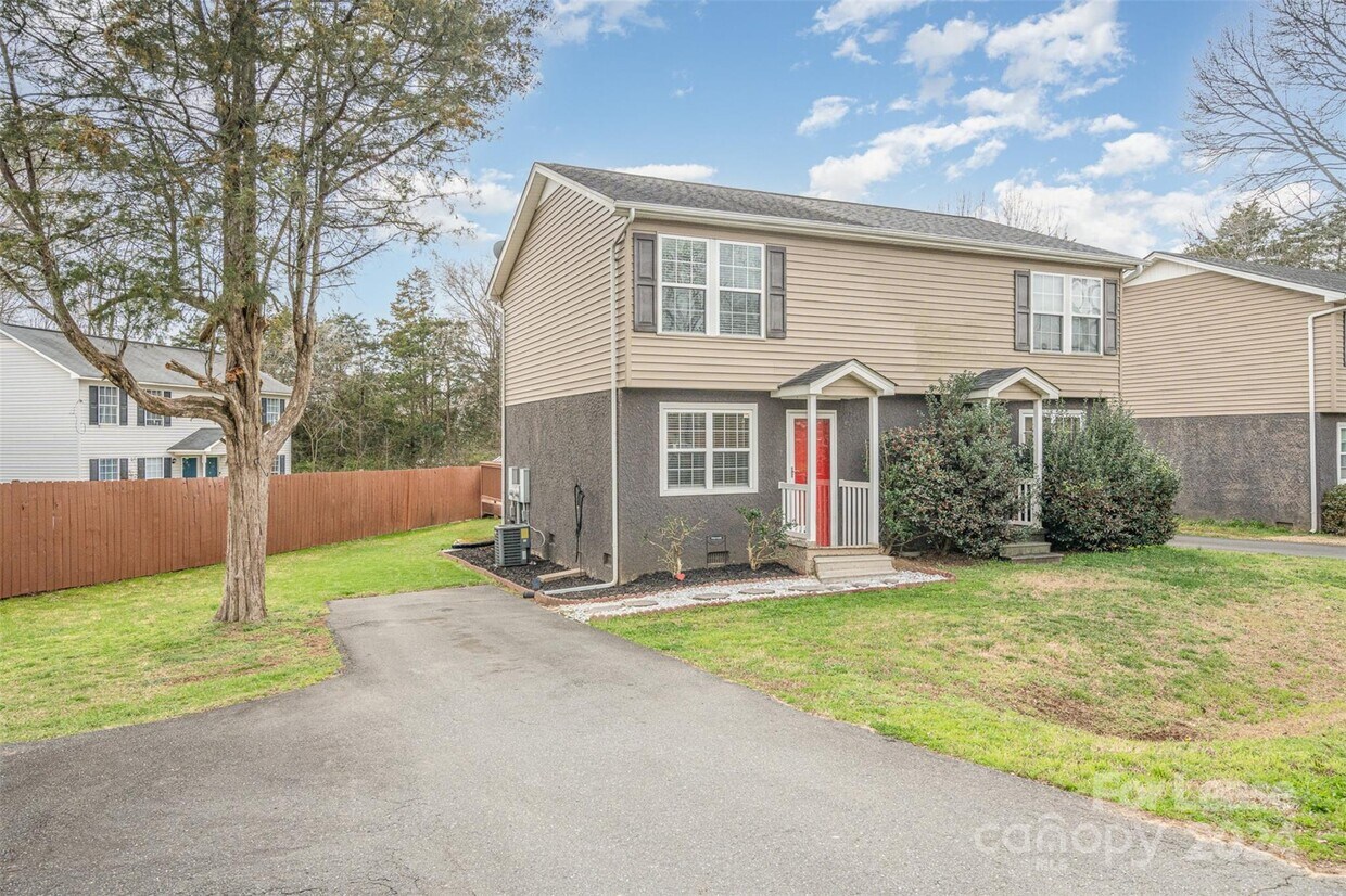 Foto principal - 113 Hillcrest Ave