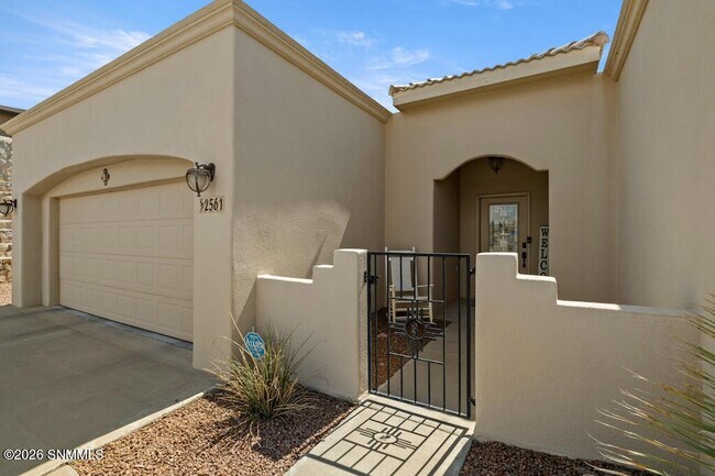 Building Photo - 2561 Desert Cove Pl