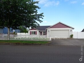 Building Photo - 405 Lavender St