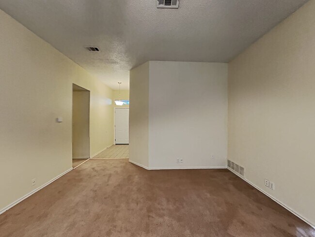 Building Photo - 7504 Bear Lake Dr
