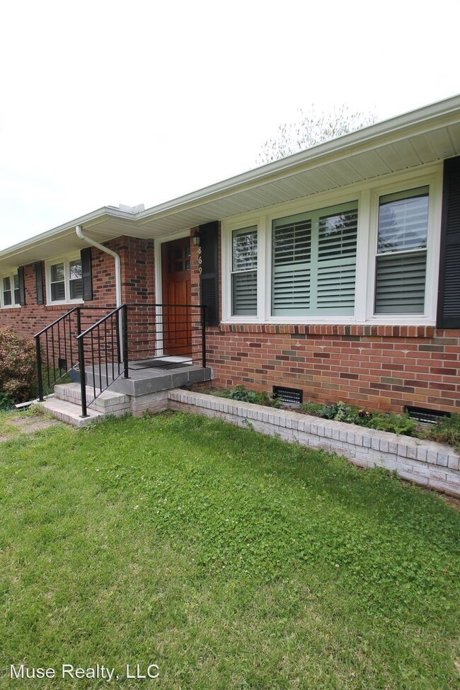 Building Photo - 3 br, 1.5 bath House - 869 Susan Circle