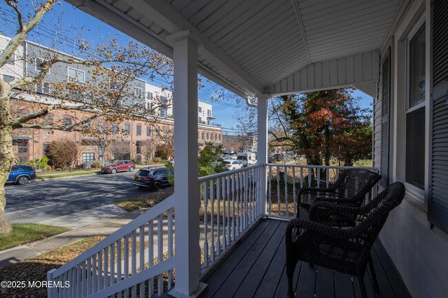 Building Photo - 1014 2nd Ave