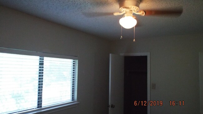 Building Photo - 13235 Larkwalk St