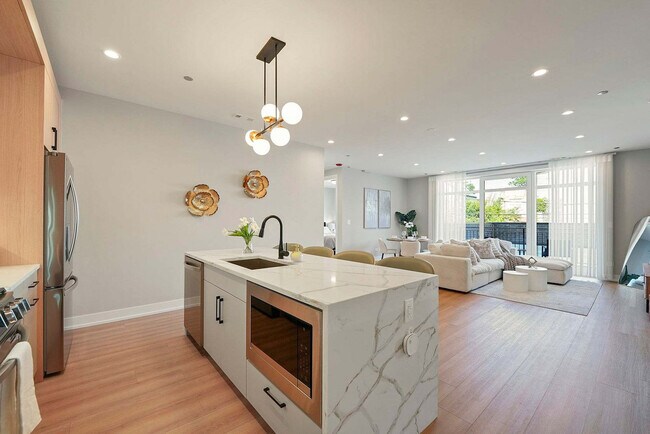 Foto del edificio - 2344 W Polk St