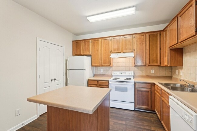 Building Photo - Wesley Stonecrest Apartments at Lithonia