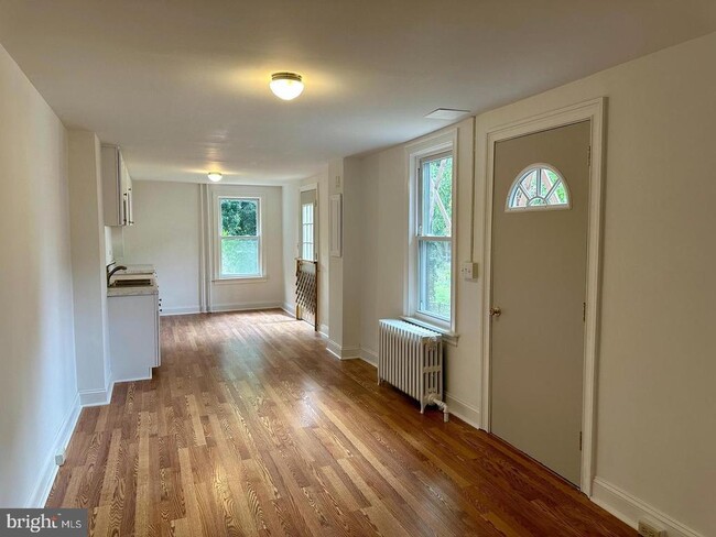 Building Photo - 131 E Antietam St