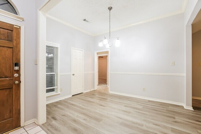 Foto del edificio - 3818 Beckett Ridge Dr