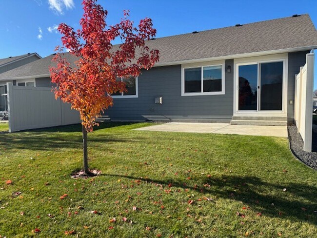 Building Photo - 1609