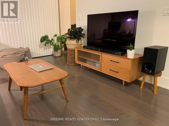 Building Photo - 39 Queens Quay E